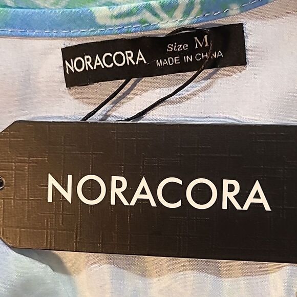 Noracora Pullover Top, Shades of Blue/White, Zipper Neckline, Size Medium, NWY - Picture 6 of 7
